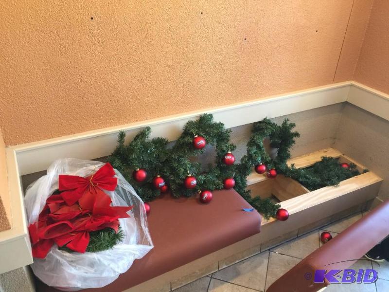 lot 203 image: Christmas wreaths with collectible IHOP plus ...