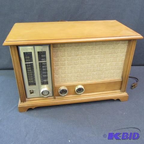 Vintage Zenith Tube Radio