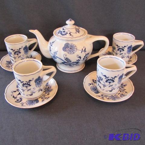 Blue Danube Tea Set