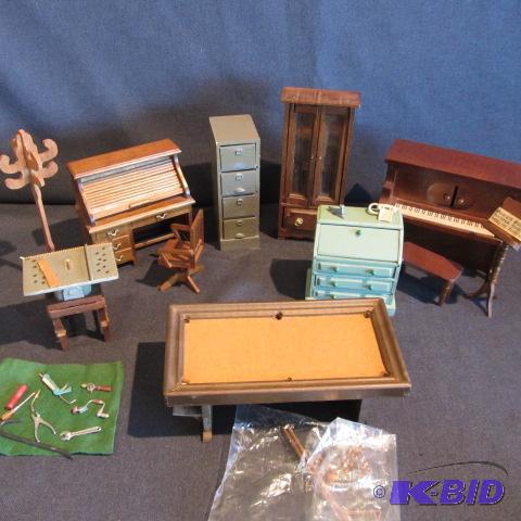 lot 405 image: Wooden Doll House Furniture