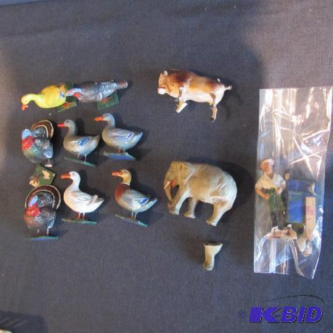 lot 421 image: Antique Putz Animals
