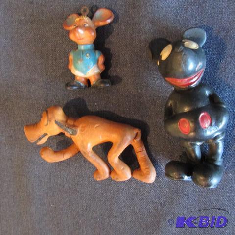 lot 425 image: Disney Mickey & Pluto