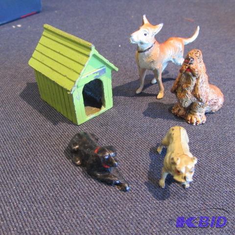 lot 432 image: Cast Metal Dogs