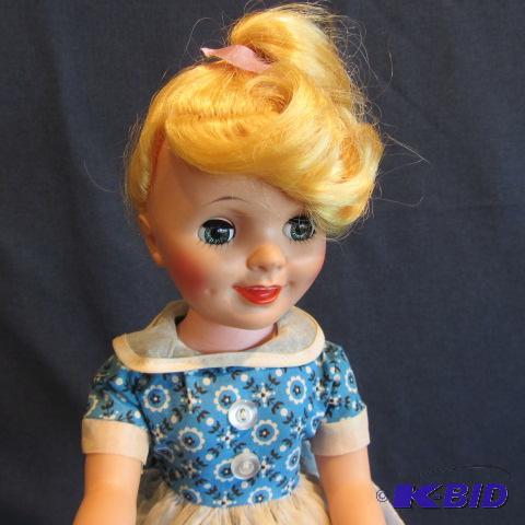 lot 455 image: Eegee Miss Sunbeam doll