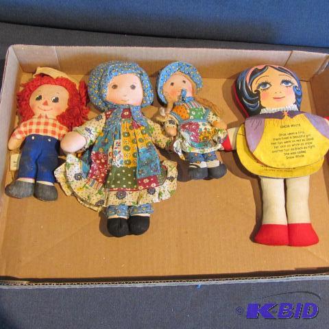 lot 464 image: Holly Hobble, Raggedy Andy, Snow White