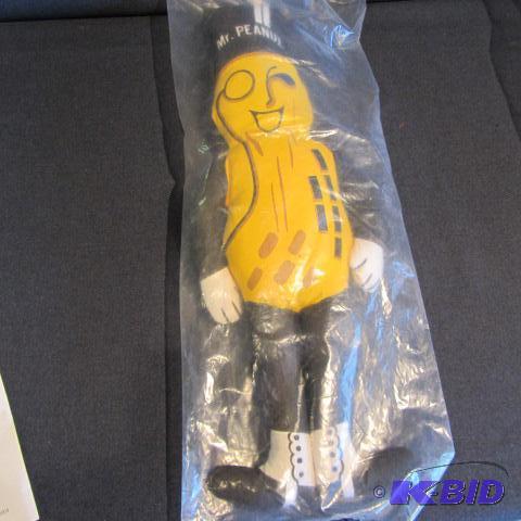 lot 487 image: Mr. Peanut Doll