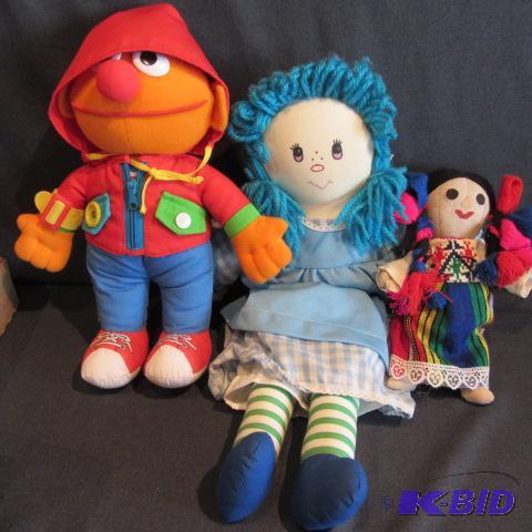 lot 488 image: Playskool, Peasant Doll