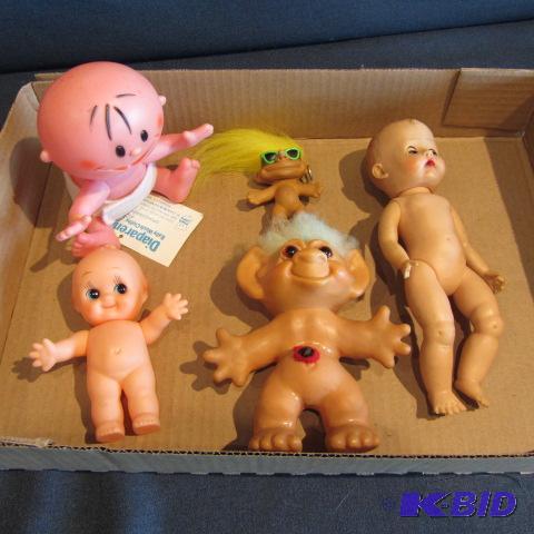 lot 489 image: Kewpie, Trolls, Eegee Dolls