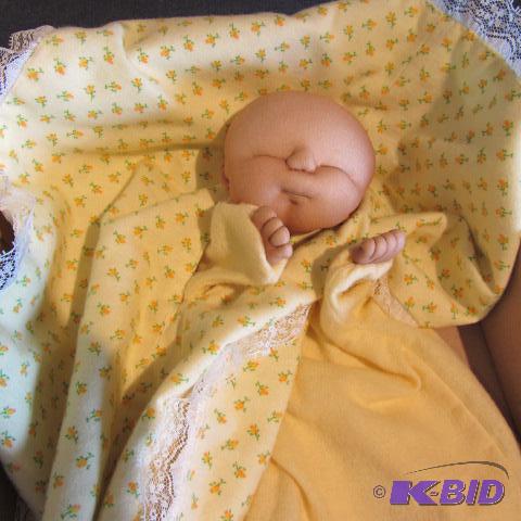 lot 512 image: Puppet Doll