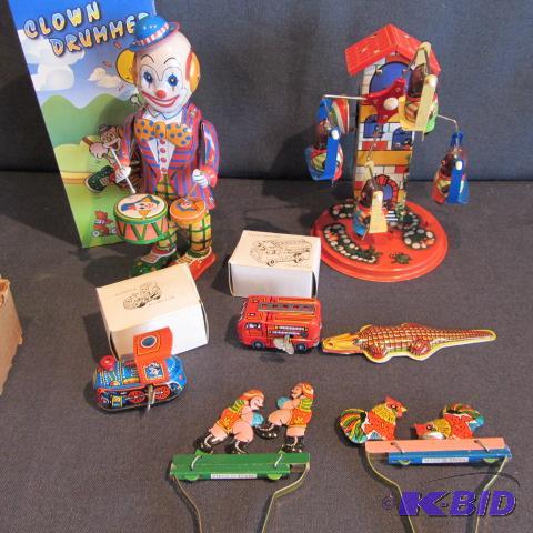 lot 517 image: Tin Windup Toys