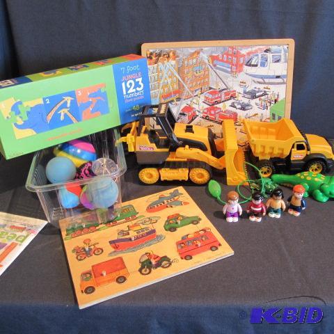 lot 538 image: Tonka, Puzzles, Flashlights
