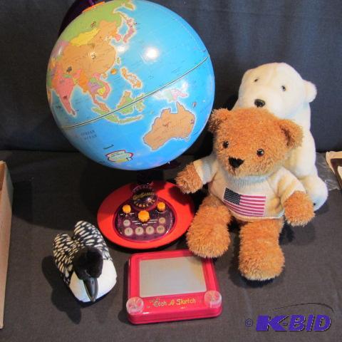 lot 540 image: Globe, Bears, Loon