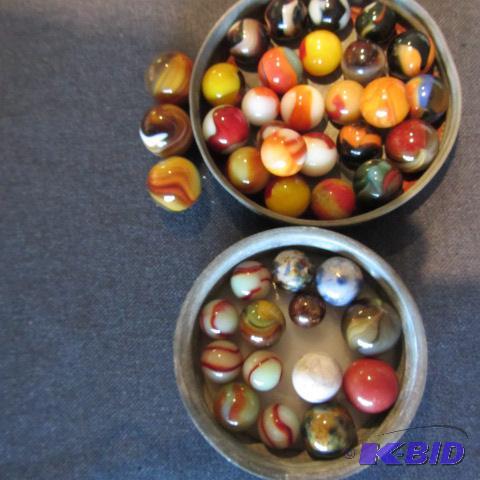 lot 544 image: Collector Marbles, Oxblood