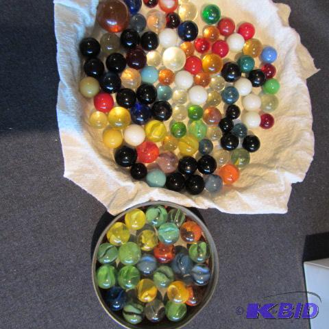 lot 547 image: Cats Eye, Game Marbles