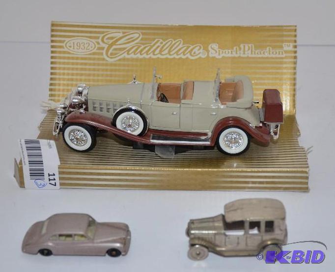 lot 117 image: 1932 Sports Phaeton Cadillac model car made i...