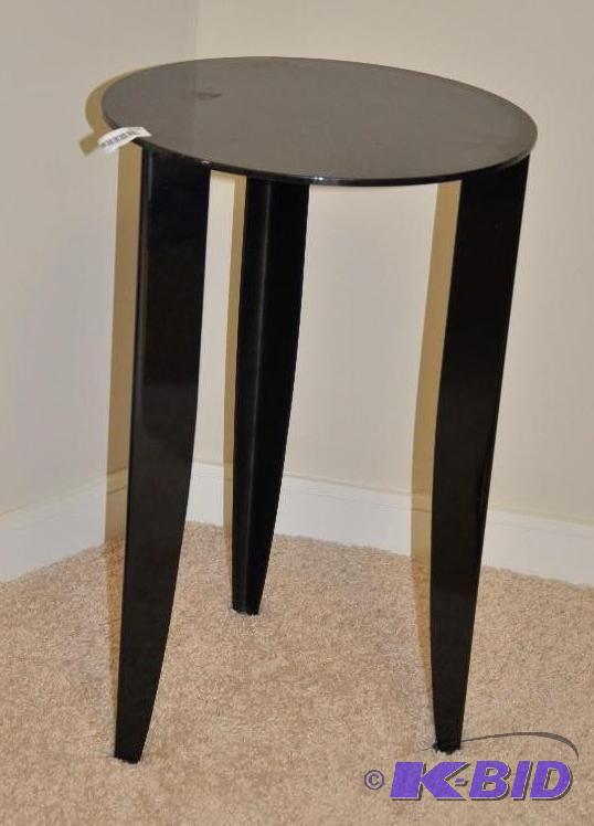 lot 124 image: Black Metal table 15x24" Please inspect ...