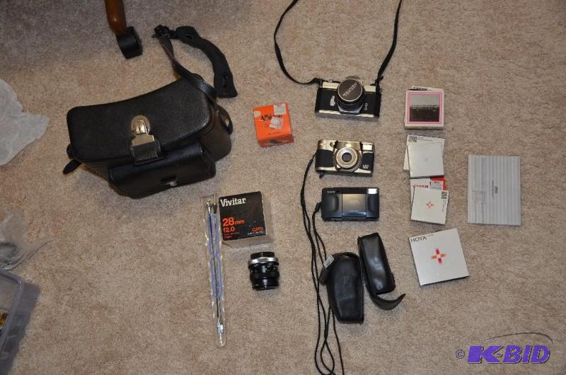 lot 128 image: Large group of camera equipment Honeywell Spo...