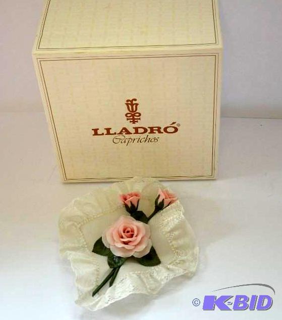 lot 134 image: Lladro Square handkerchief with roses Please ...