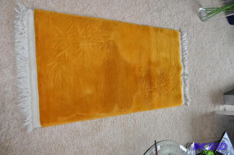 lot 157 image: Thick yellow rug 28x64...