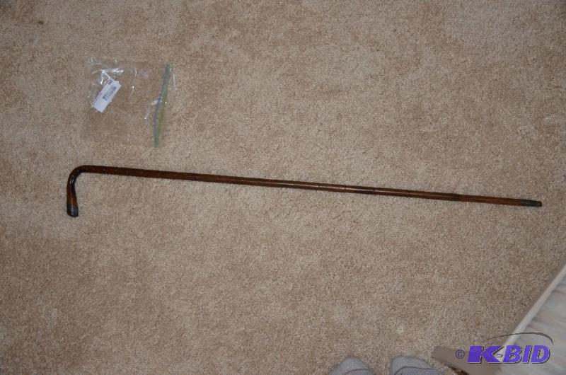 lot 162 image: Vintage Silver handled cane 36"...