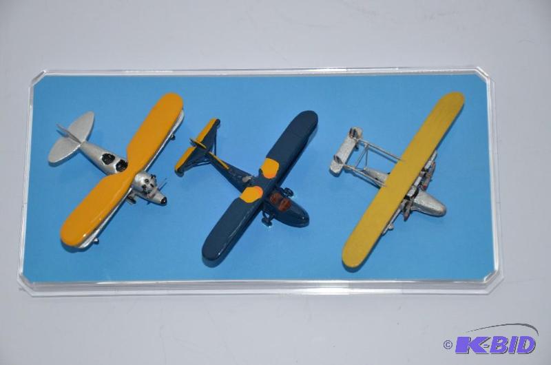 lot 166 image: 3 Vintage or antique mini wood planes...