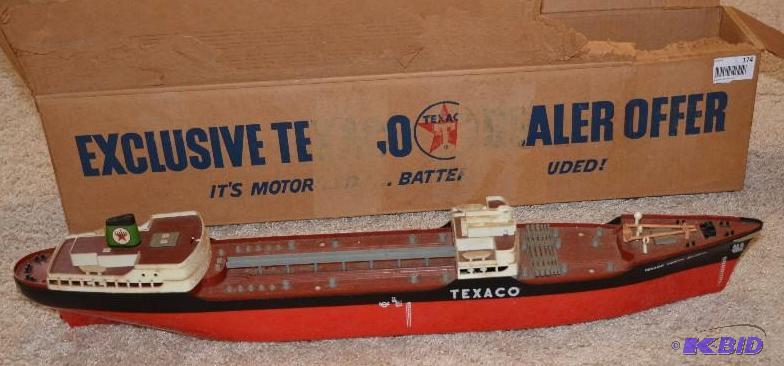 lot 174 image: Vintage toy, Motorized Texaco plastic toy boa...