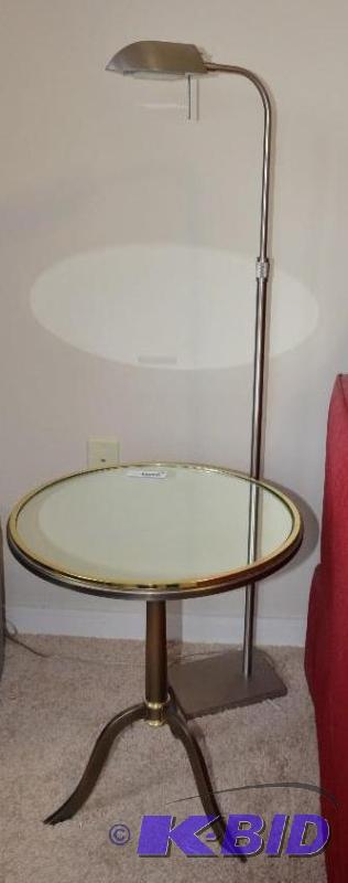 lot 185 image: Nice vintage Table and Lamp...