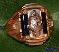 lot 196 image: &nbspGold ring- appears to be stamped Robbi&...