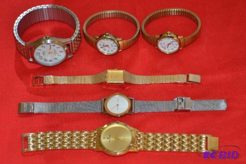 lot 218 image: Men and womens watches, not tested, so pleas...