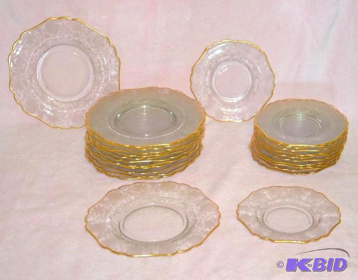 lot 292 image: Vintage gold color rimed plates 13 plates 9&q...