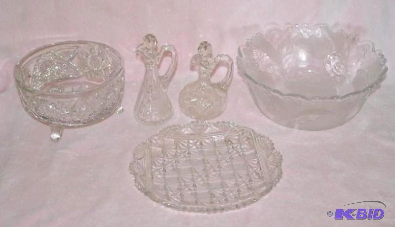 lot 296 image: Two vintage cuet&nbspbottles 2 bowls one pla...