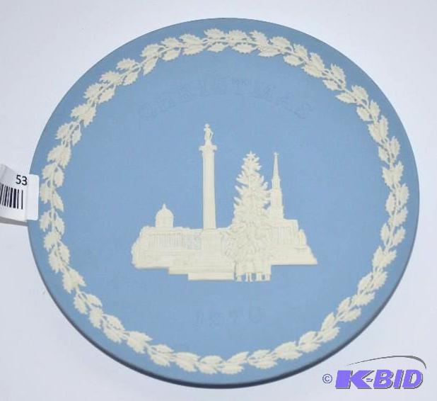 lot 53 image: Wedgwood Decorative Plate &quotChristmas 197...