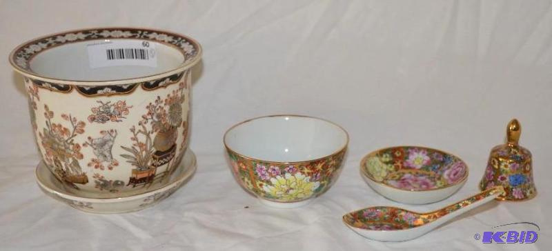 lot 60 image: Handpainted Chinese Decorative Bowl with hand...