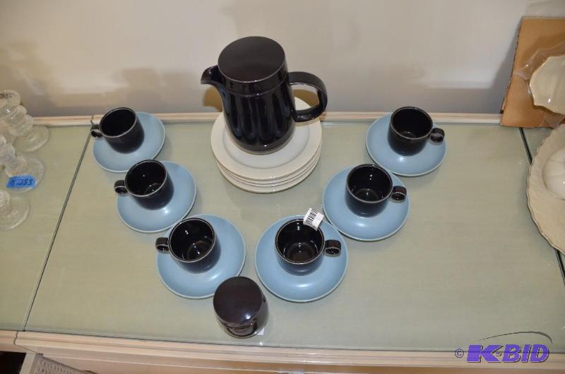 lot 61 image: Set of 6 cups, saucers, pie plates, one sugar...