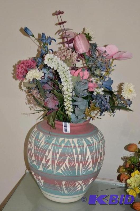 lot 8 image: Signed Mike Navayo vase and flowers, 14"...