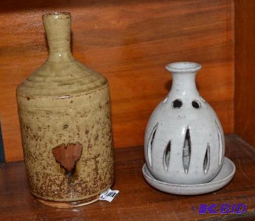 lot 84 image: 2 pottery pieces&nbspwith makers marks- from...
