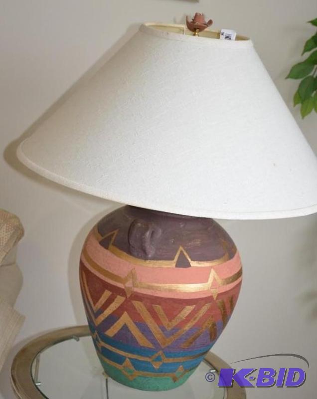 lot 86 image: Beautiful lamp 28" tall...