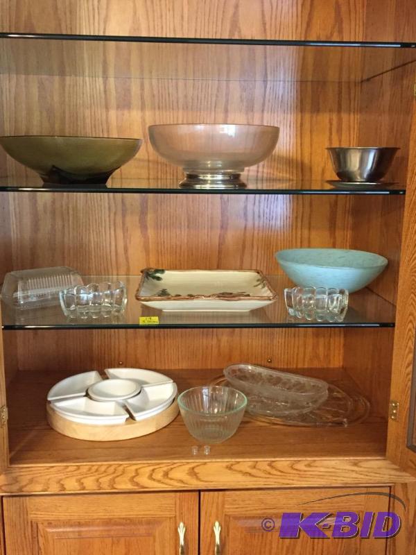 lot 19 image: Lot of Glass and Collectibles
