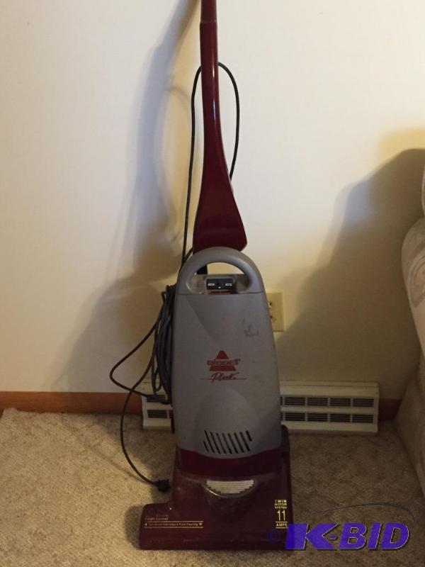 lot 27 image: Bissell Vacuum