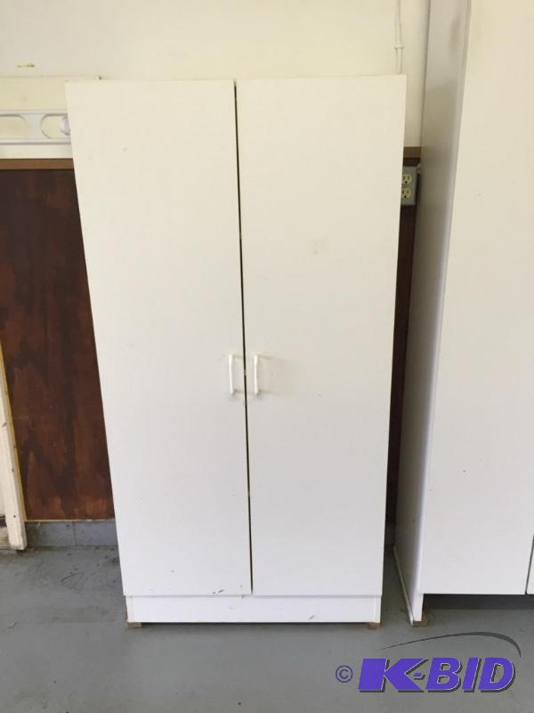 lot 31 image: Garage Cabinet