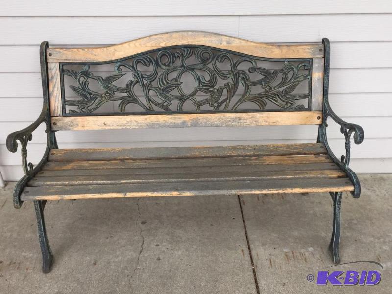 lot 34 image: Porch Bench