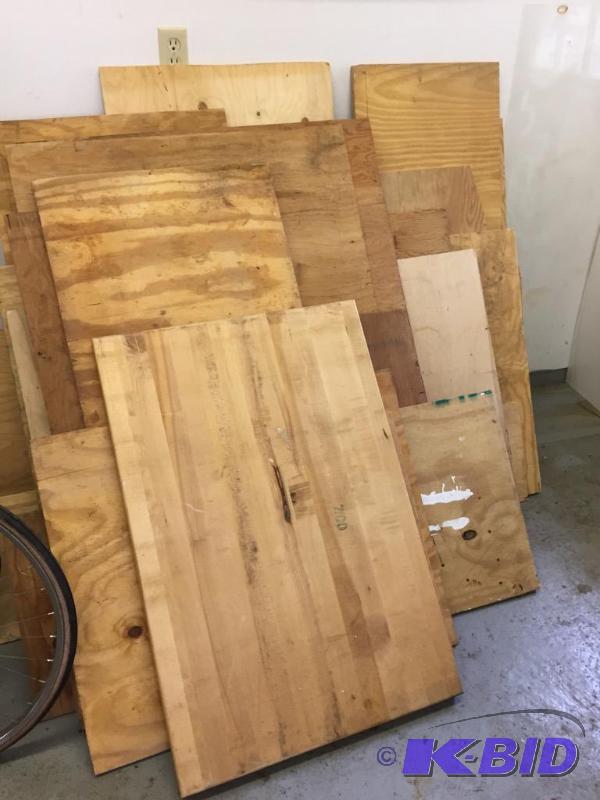 lot 40 image: Lot of Plywood