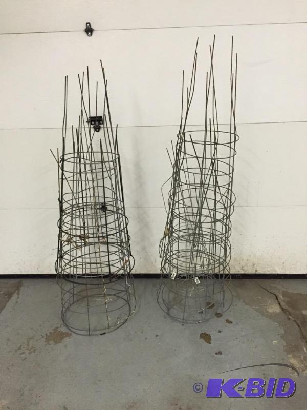 lot 50 image: GardenTomato Stands