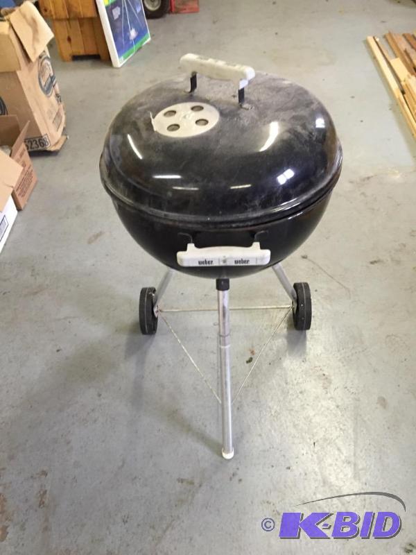 lot 53 image: Weber Charcoal Grill