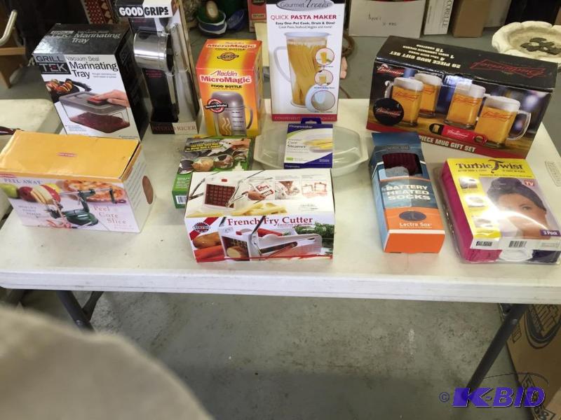 lot 56 image: Lot of Misc Items