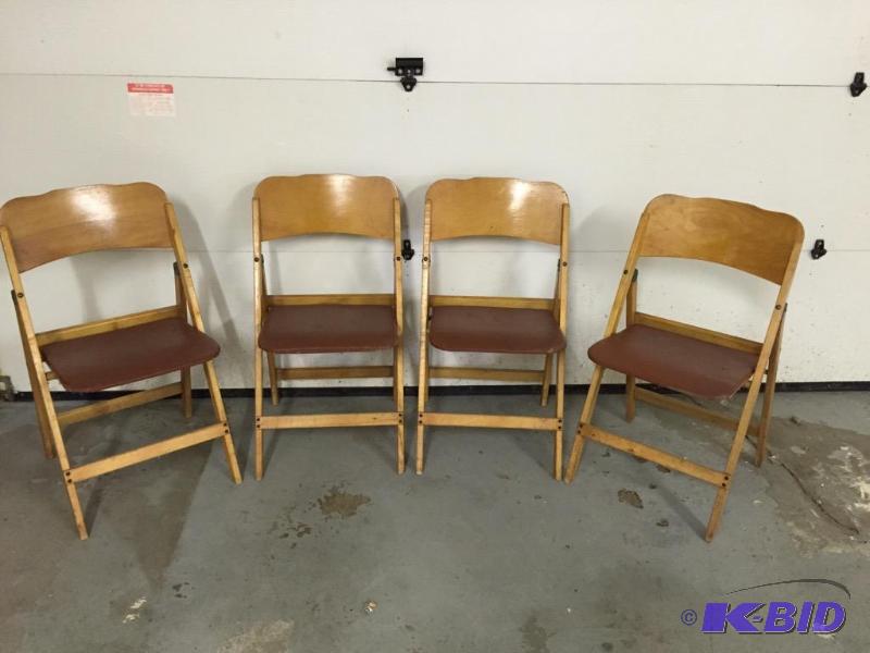 lot 64 image: Vintage Folding Chairs
