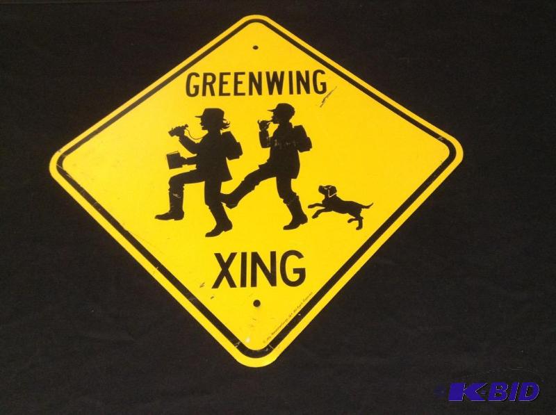 Metal Greenwing Xing Sign