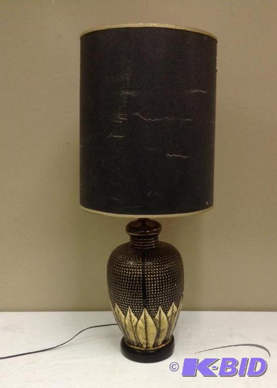 Ceramic Leaf Lamp