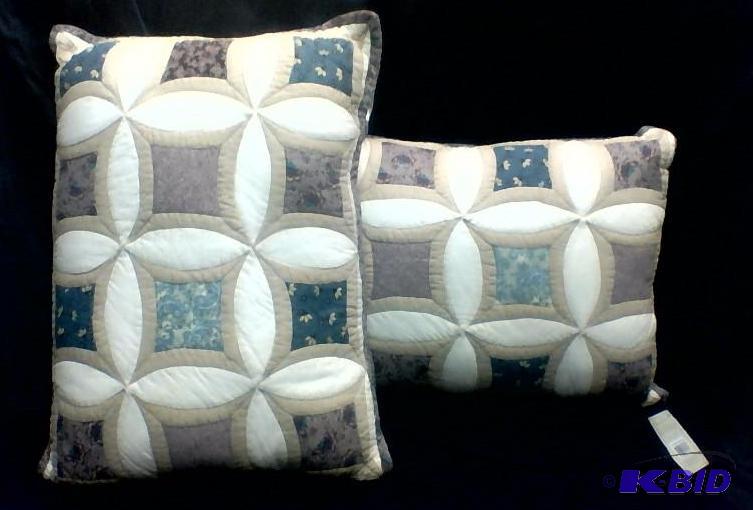 lot 26 image: JCPenny Nostalgia Pair Decorative Pillows Quilted Pattern