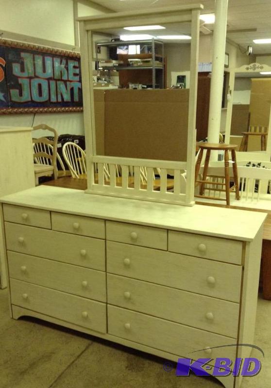 Dresser With Mirror